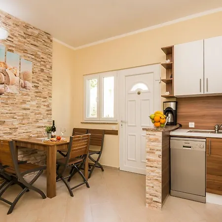 Bobeta 1 By Interhome